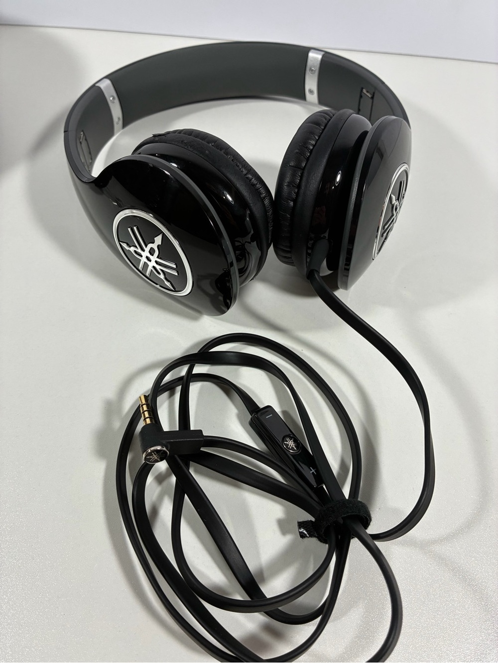 YAMAHA WIRED HEADPHONES W/ MICROPHONE MODEL HPH-PRO 300 BLACK W/ CASE EUC - Picture 4 of 8